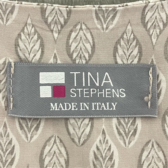 Tina Stephens Made in Italy Women’s Layered Sleeveless Viscose top (23”x 23”) - Picture 2 of 8